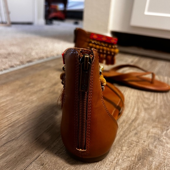 Jessica Simpson sandals - Picture 2 of 9